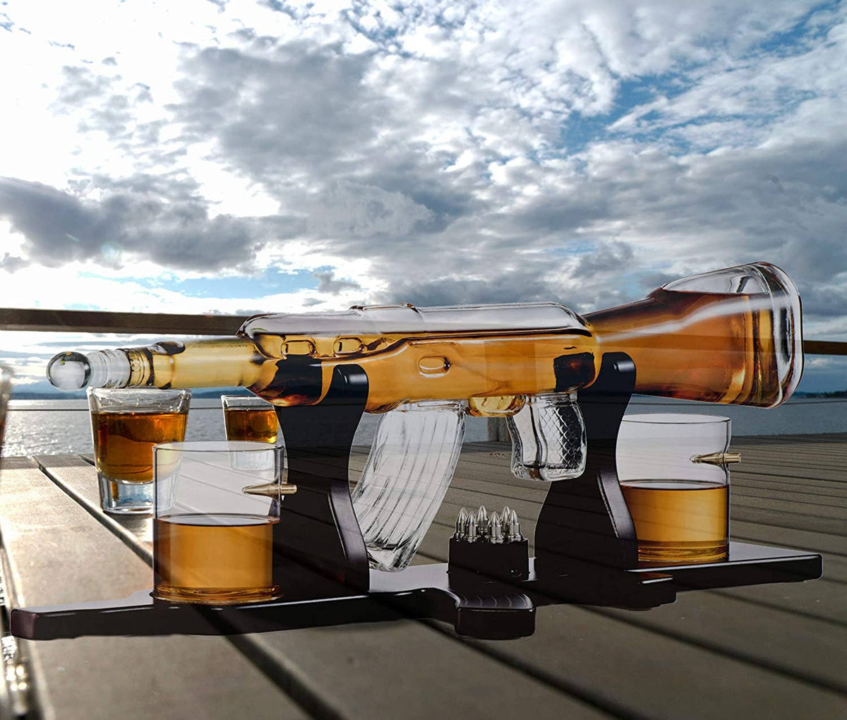 Bezrat Gun Decanter With 2 Glasses