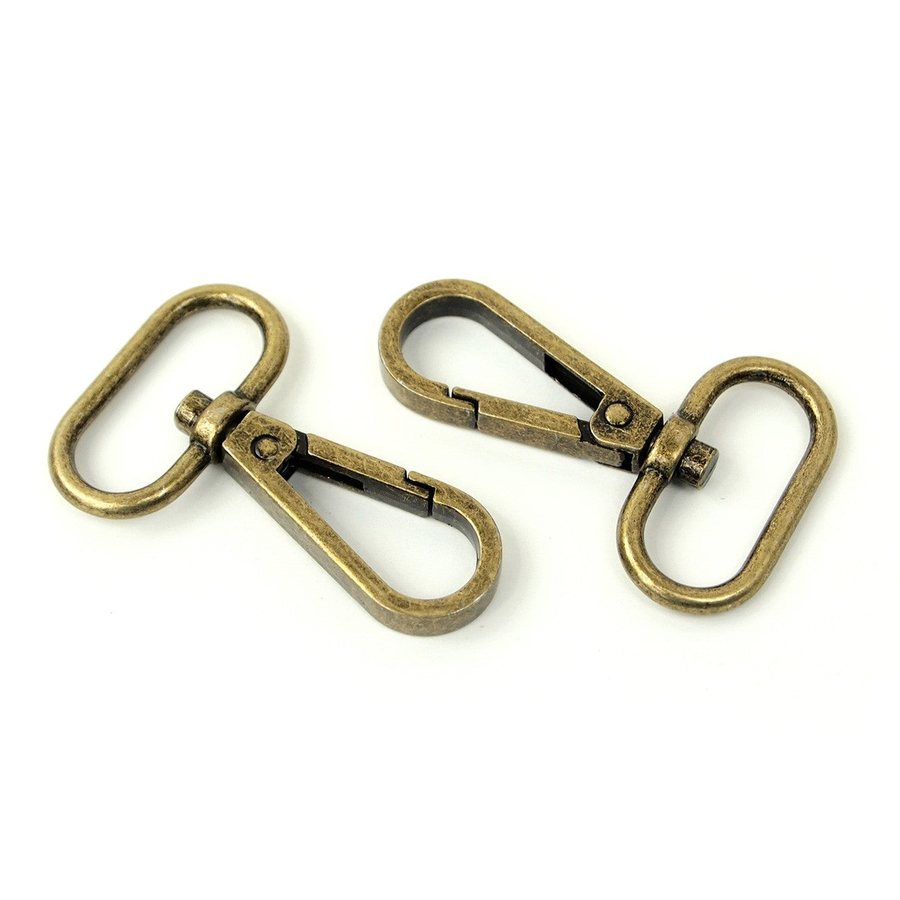 TWO SWIVEL HOOKS 1IN ANTIQUE
