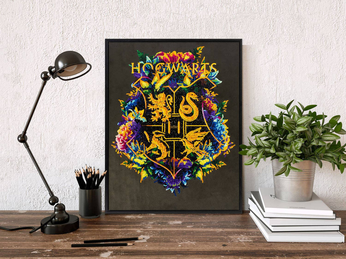 HOGWARTS™ CREST